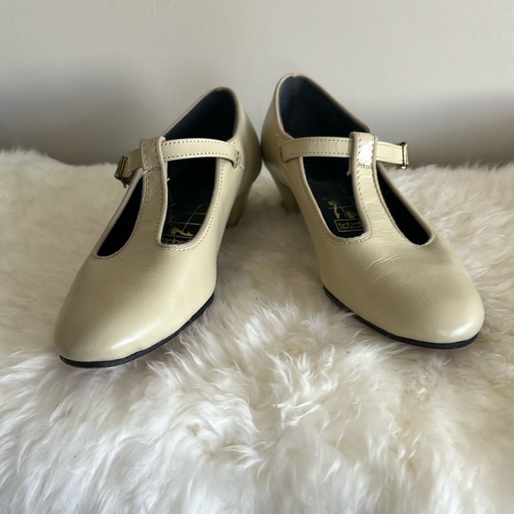 Vintage Styled Women’s Dance Shoes